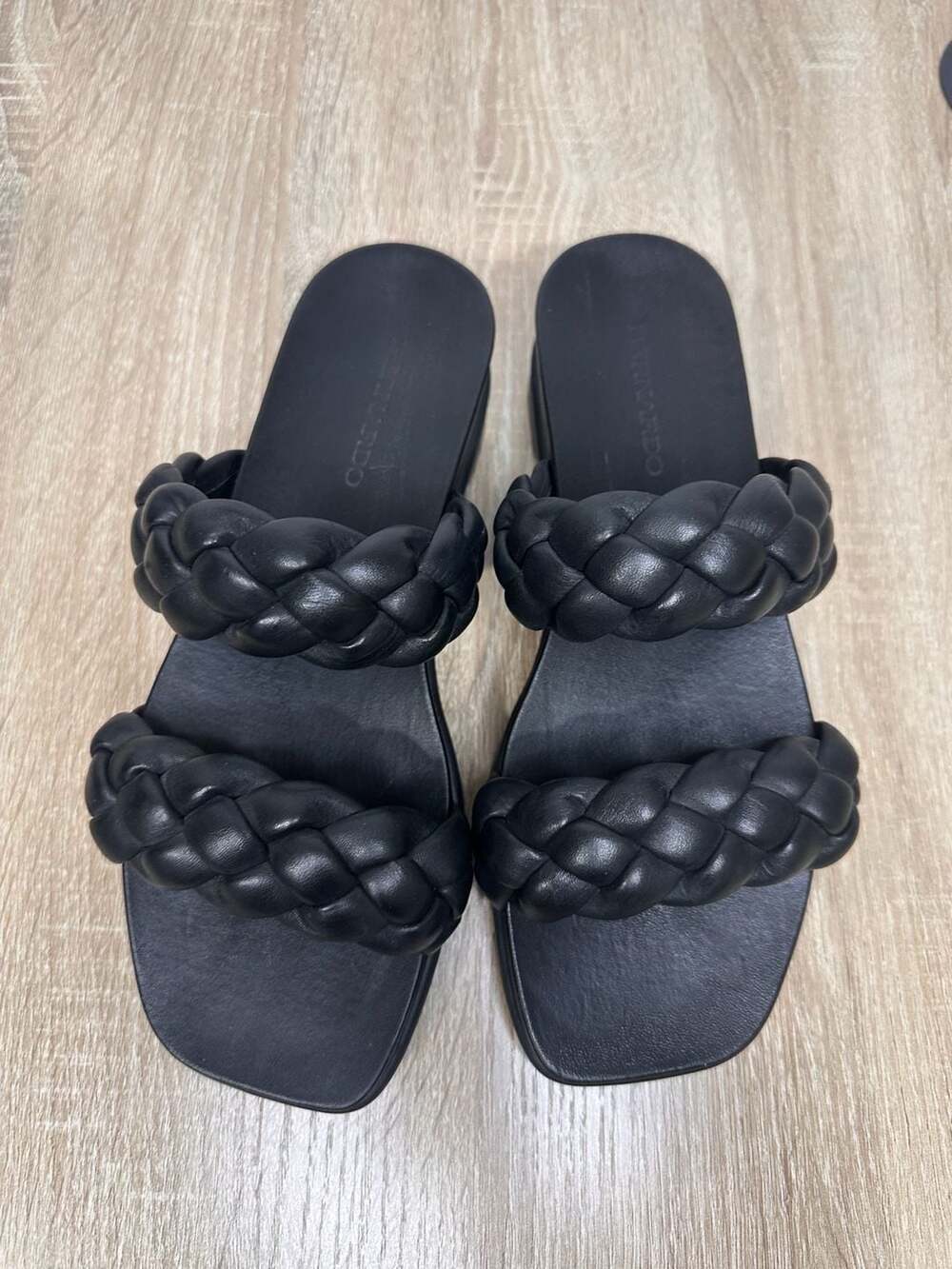 Bernardo Ciara Braided Black Leather Flatform Slide Sandals, Sz 8 - Picture 3 of 5